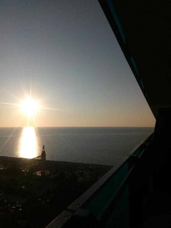 Апартаменты С Видом На Море Twin Towers Batumi, Orbi City Luaran gambar