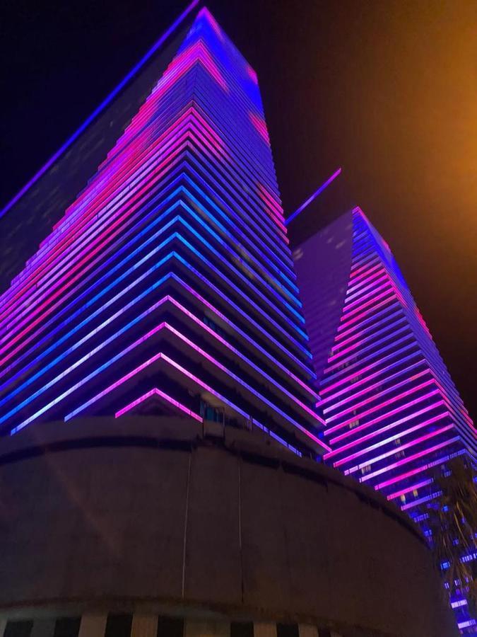 Апартаменты С Видом На Море Twin Towers Batumi, Orbi City Luaran gambar
